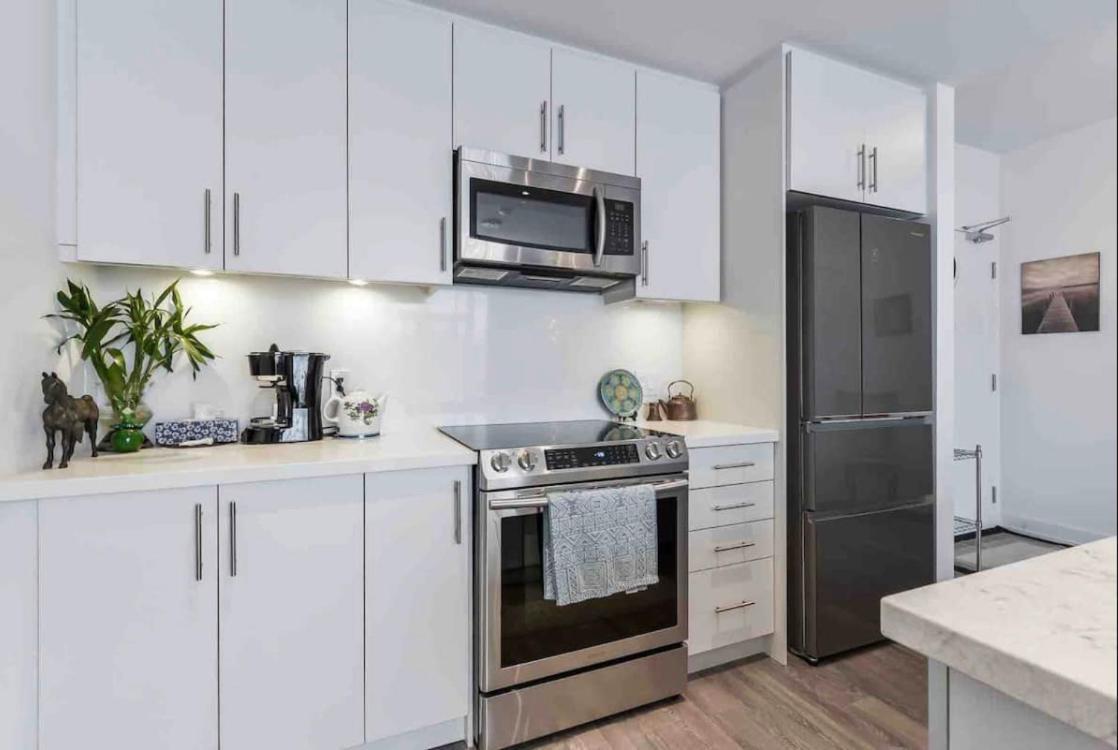 Aquarius 2 Bedroom Condo Friday Harbour Innisfil 외부 사진