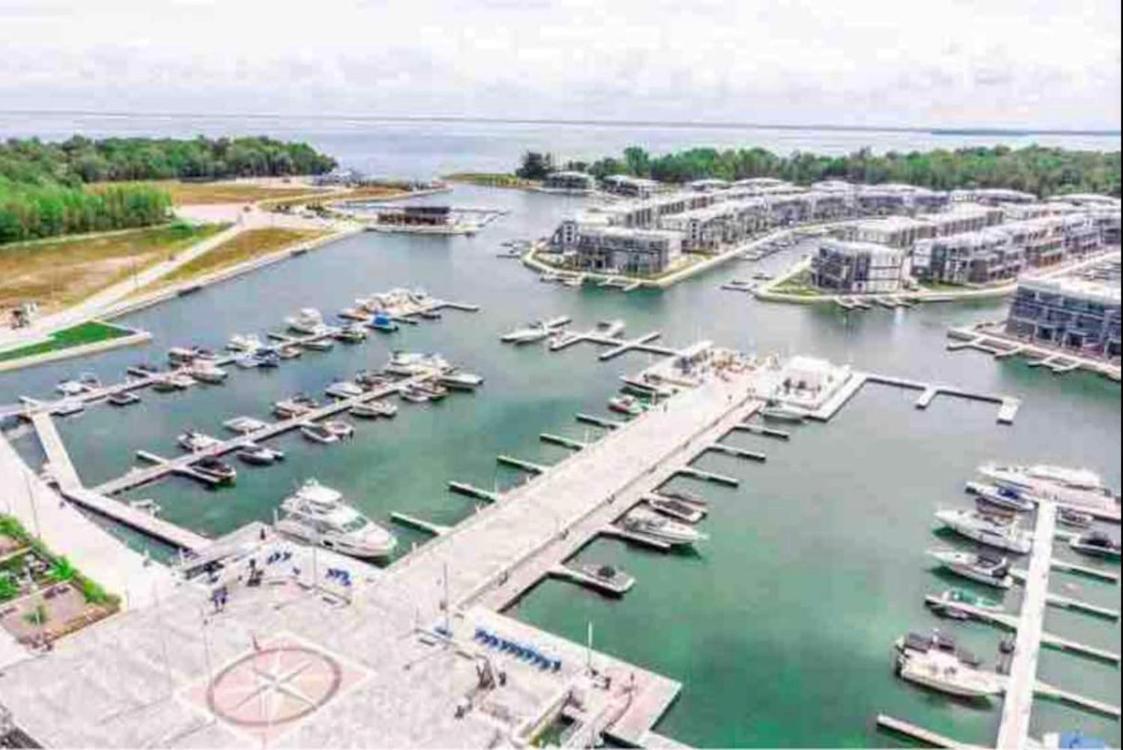 Aquarius 2 Bedroom Condo Friday Harbour Innisfil 외부 사진